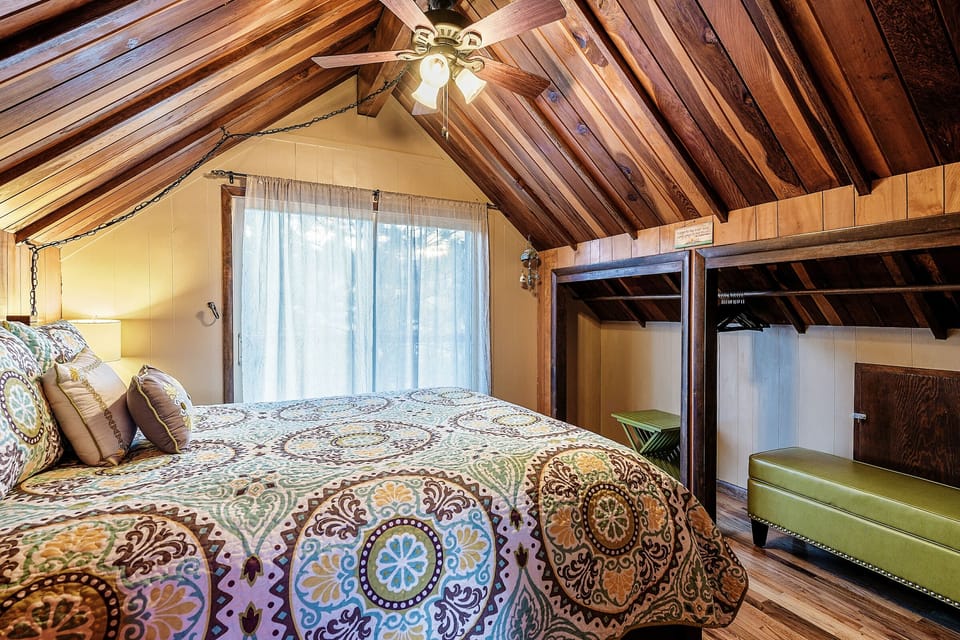 Main House - queen bed and balcony on upper level.