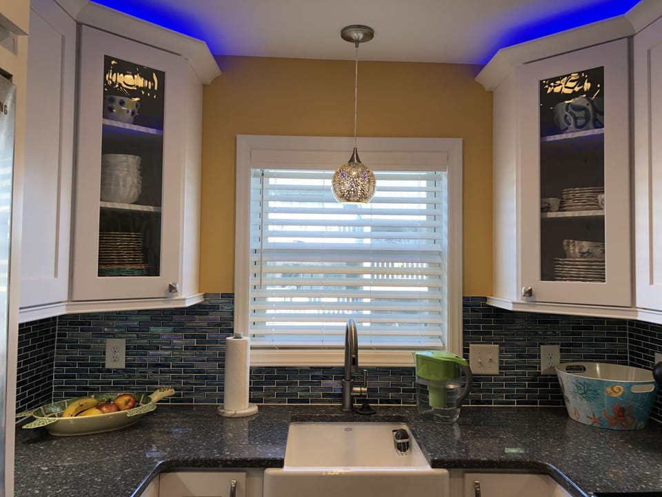 A wrap-around countertop and new cabinets put everything within easy reach.