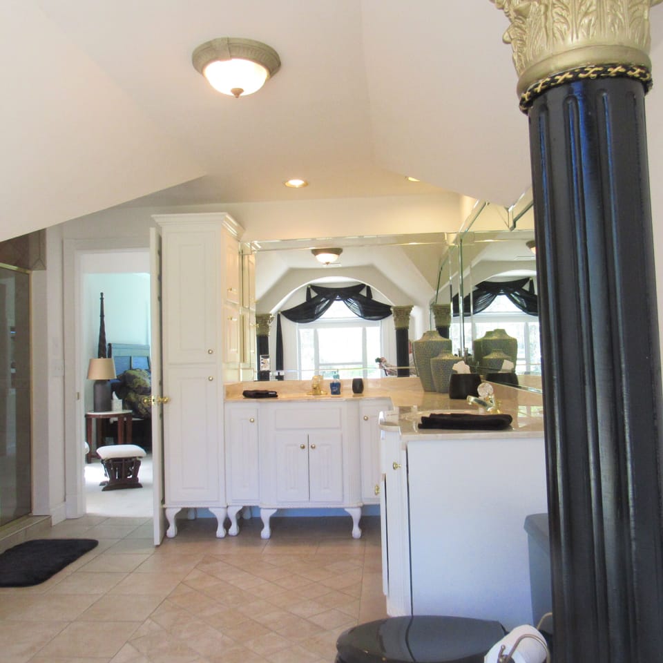 upstairs master bath