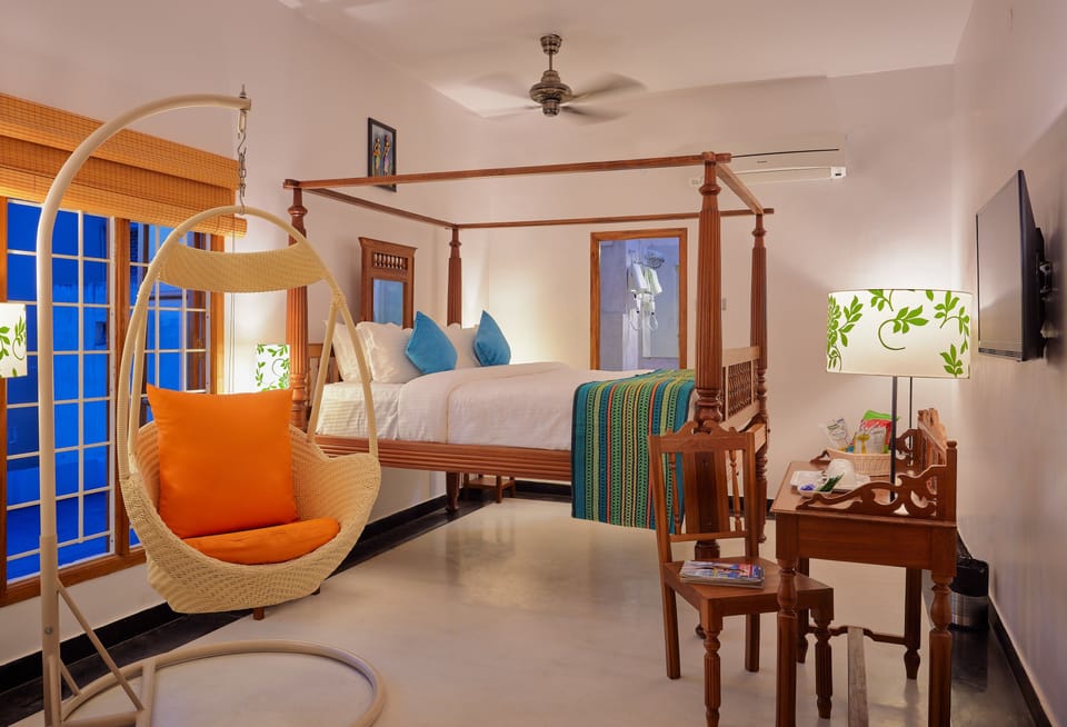 Junior Suite | Minibar, in-room safe, desk, soundproofing