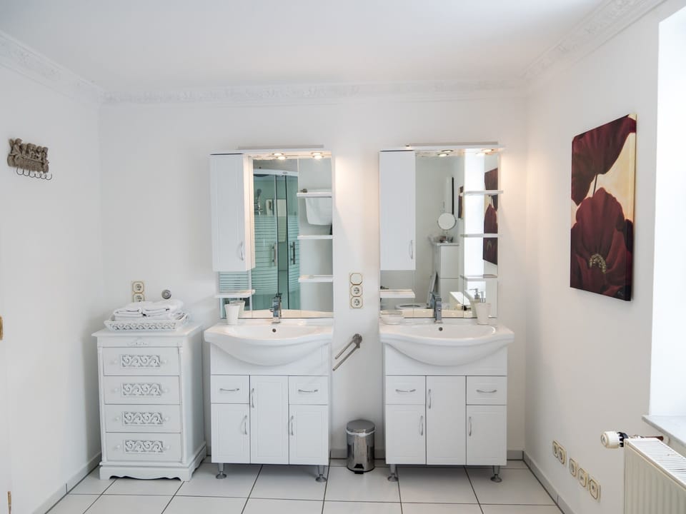 Superior Apartment, 1 Bedroom, Private Bathroom, Garden View (6) | Bathroom | Shower, hair dryer, towels, soap
