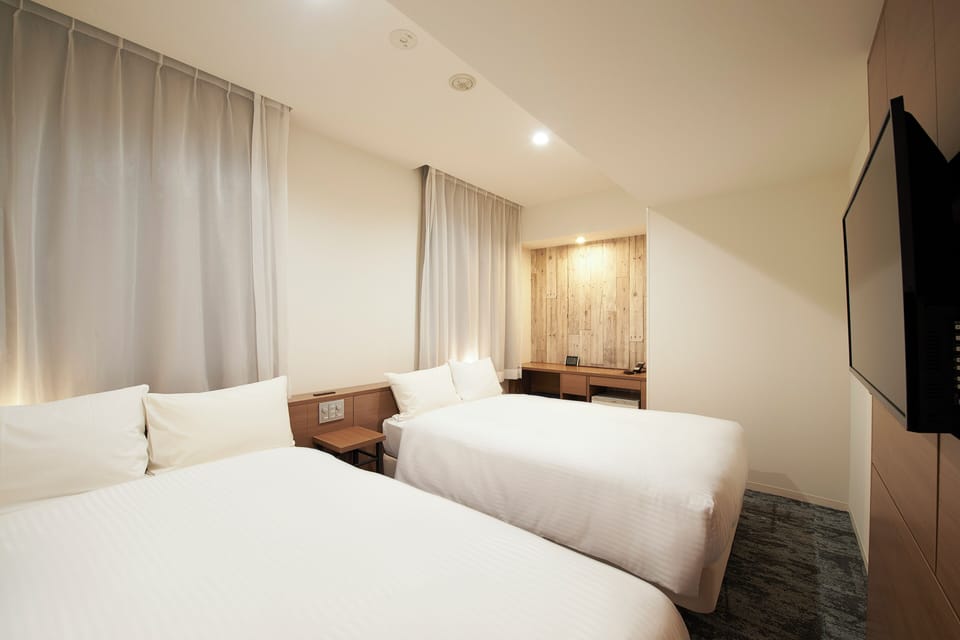[Non-Smoking] Twin (Adjoining Rooms cannot be requested) | Desk, blackout drapes, iron/ironing board, free WiFi