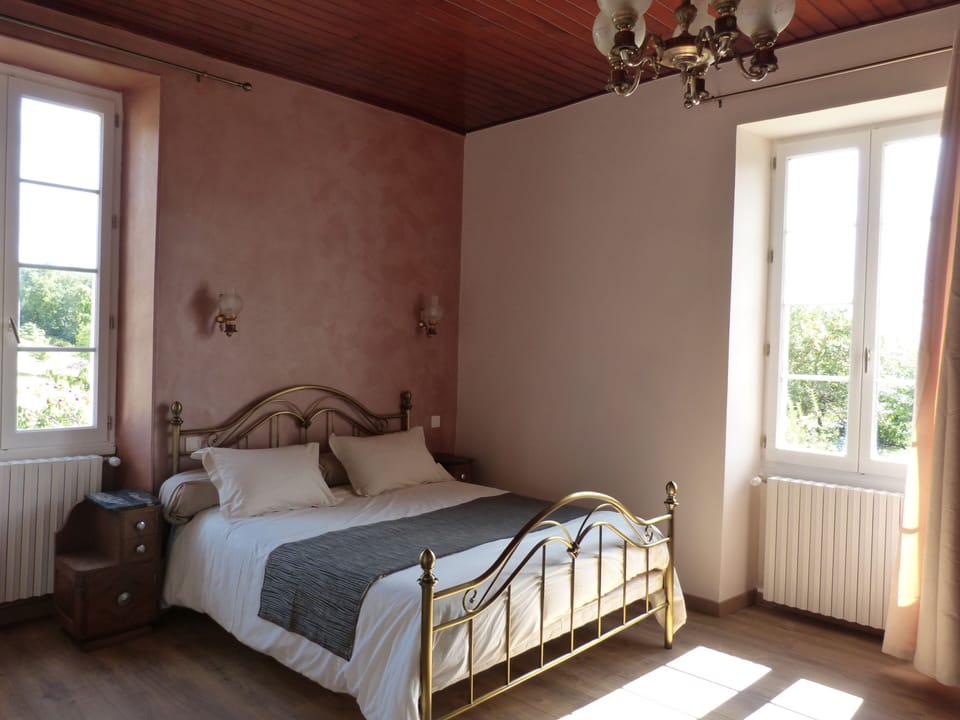 Luxury Double Room, Ensuite, Garden View (Charleston) | Free WiFi