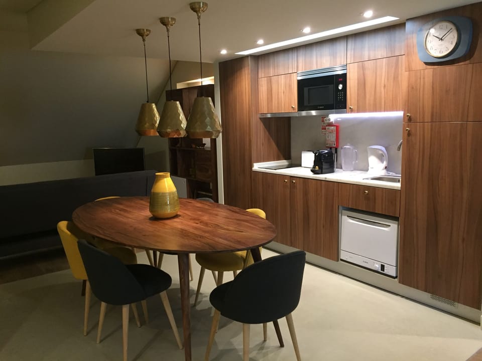 Apartment, 2 Bedrooms, River View | Private kitchenette