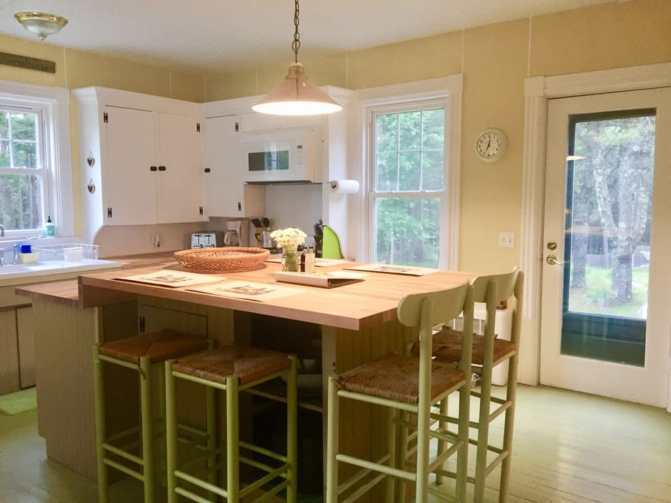 spacious farmer's Kitchen