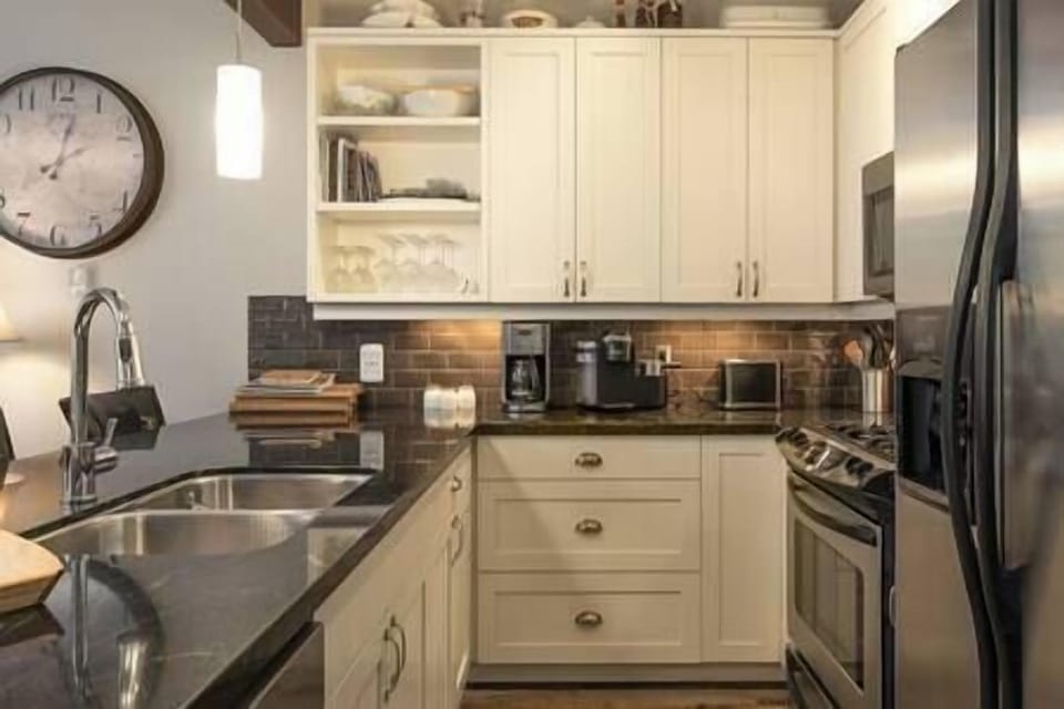 Kitchen (1)