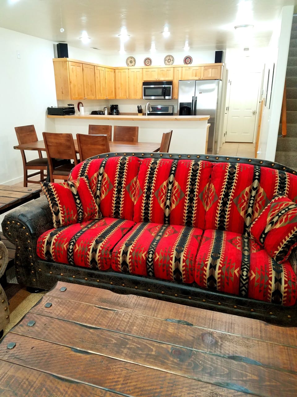 Open downstairs living area is great for all the guests. 