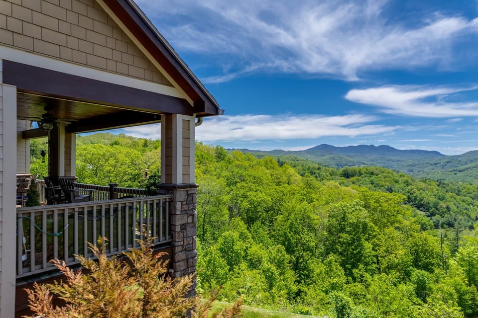 Ariel view from the side of the patio/balcony