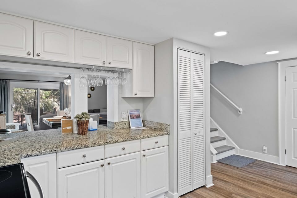 Pass through to dining area