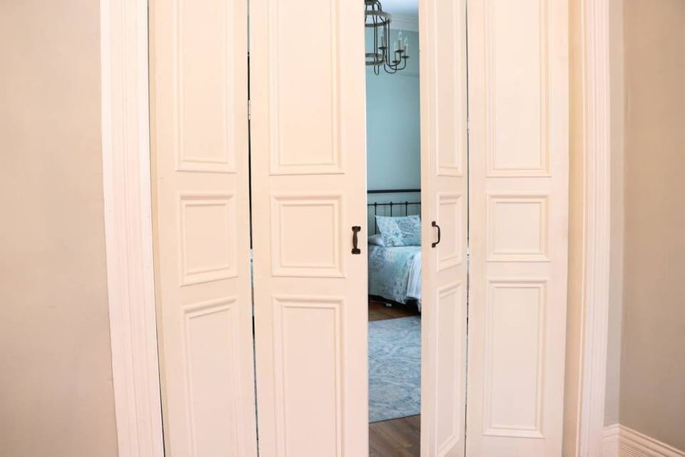 Bi fold doors for front room privacy 