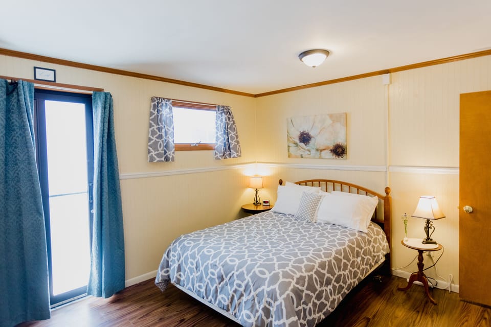 Queen Bed