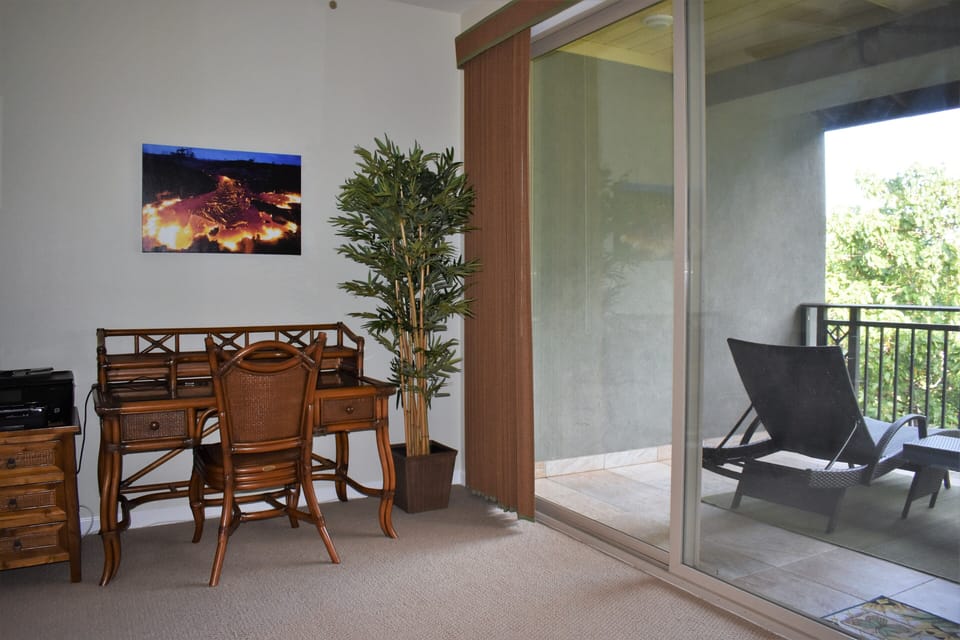 Office area and lanai off master bedroom