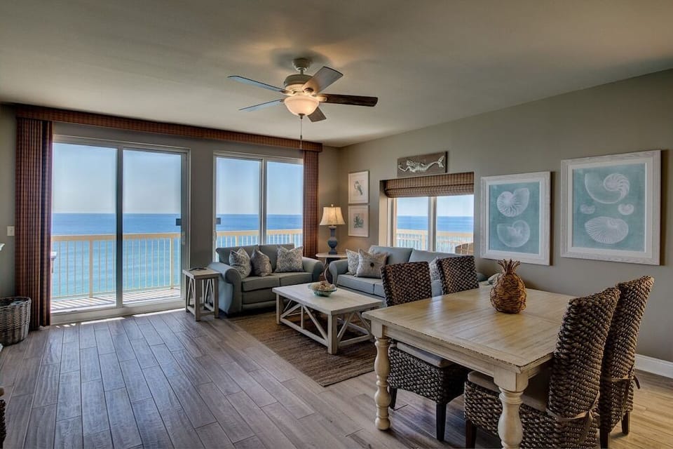 180° water views, Queen pull-out, south & west facing windows.