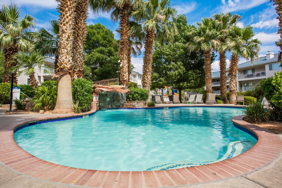 Las Palmas Waterfall Pool