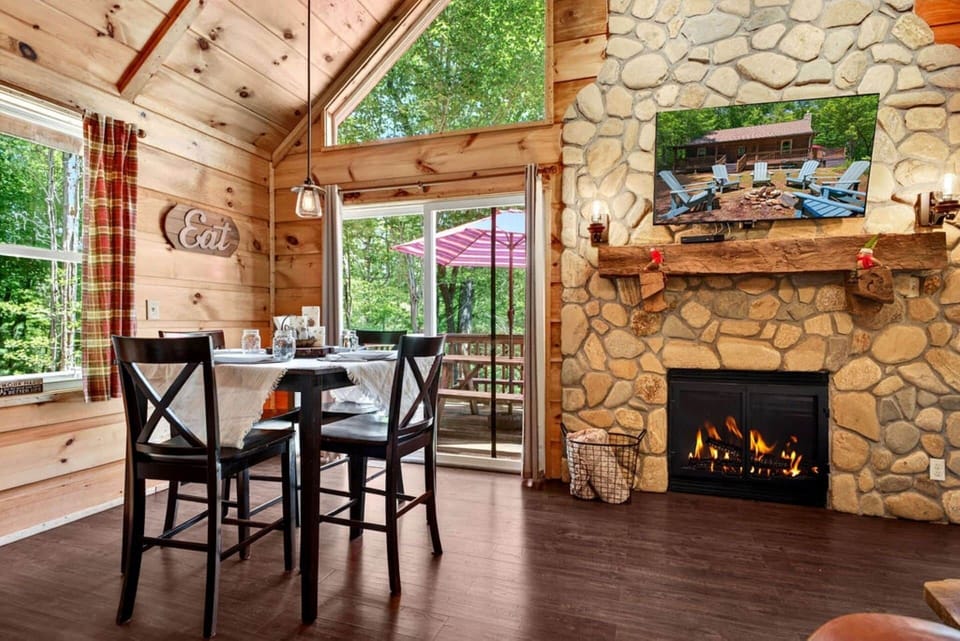From fireside evenings to outdoor dining, everything is just a few steps away.