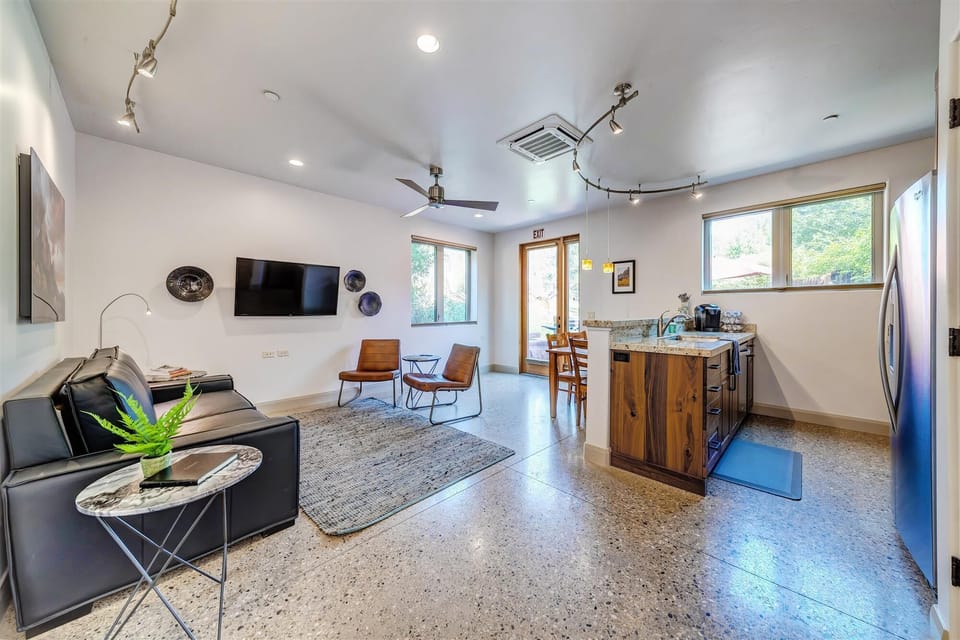 Living room, Kitchen and Dining Area