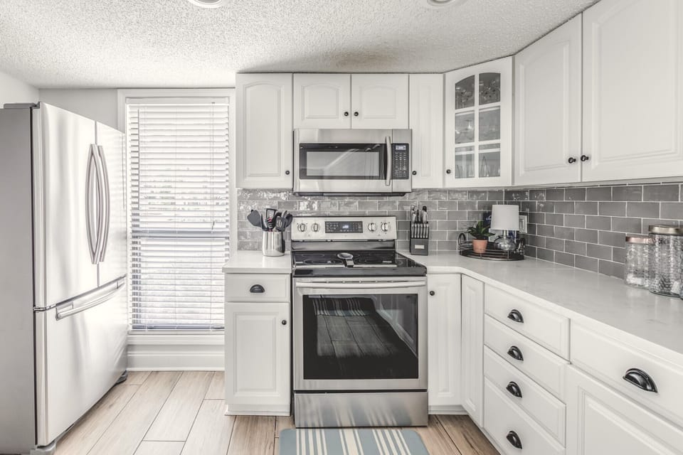 Spacious kitchen fully stocked with everything you will need!