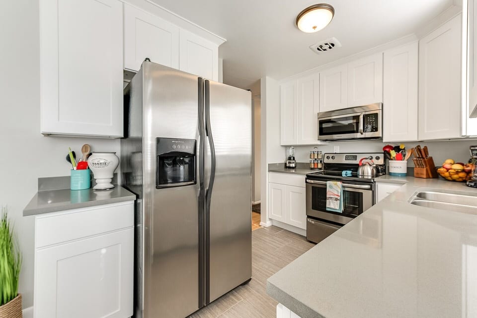 Fully Stocked Kitchen