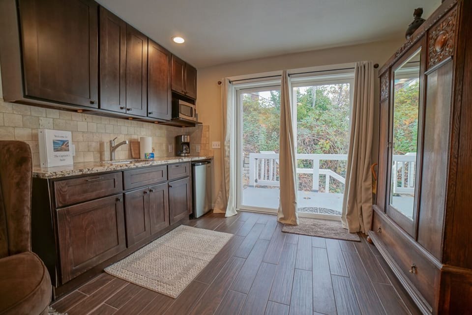 Upper Floor, mini Kitchen