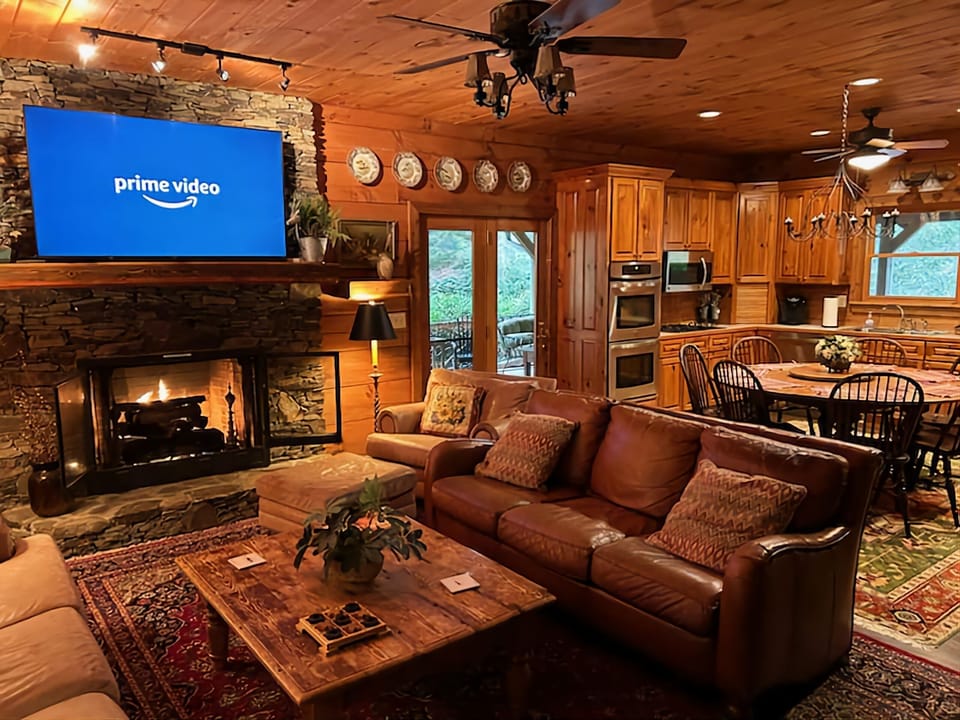 1st floor living room with tv