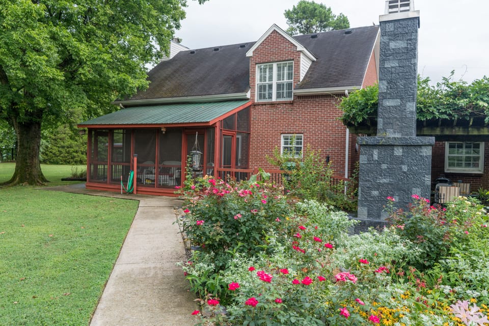 You'll love the walk-thru rose and herb gardens and Cumberland Valley views!