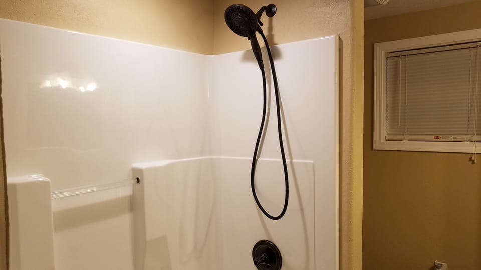 Shower Tub Combo with great water pressure 