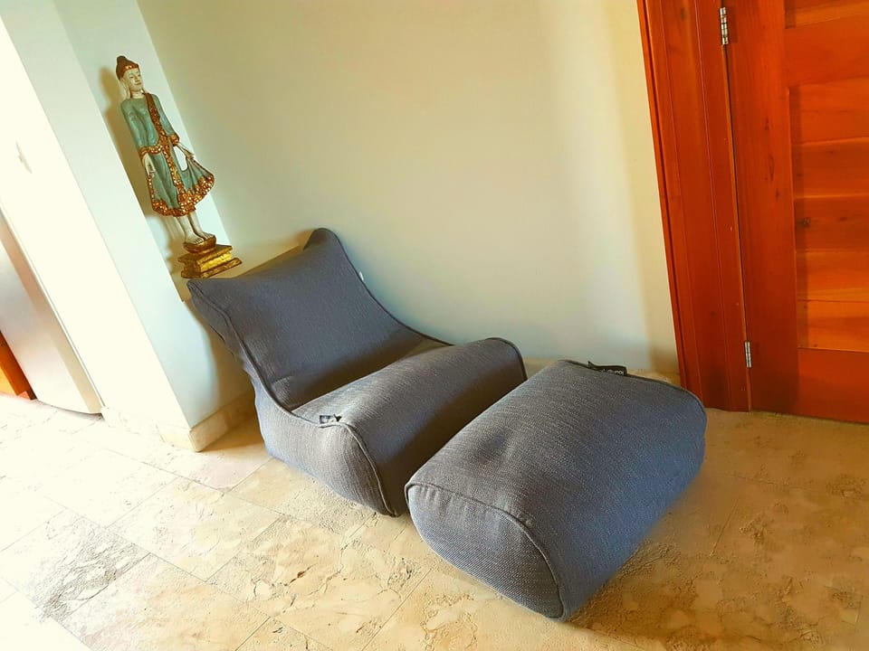 Laybag relaxing..