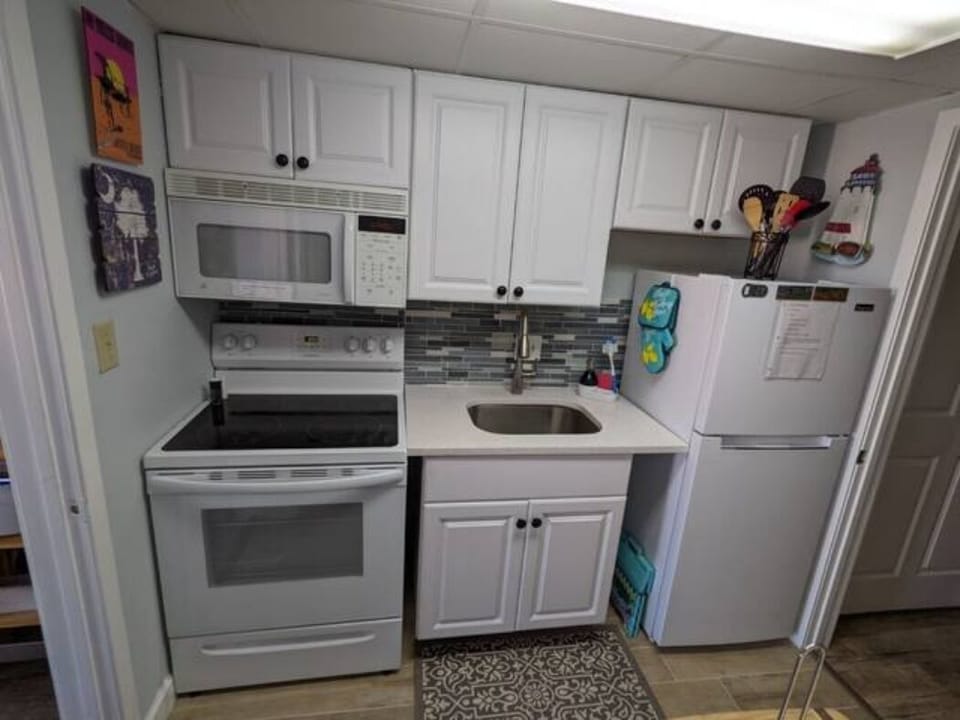 Fully Stocked, Newly Remodeled Kitchen
