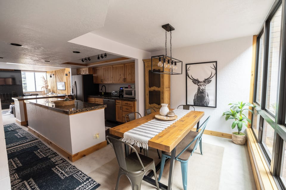 Dining/Kitchen