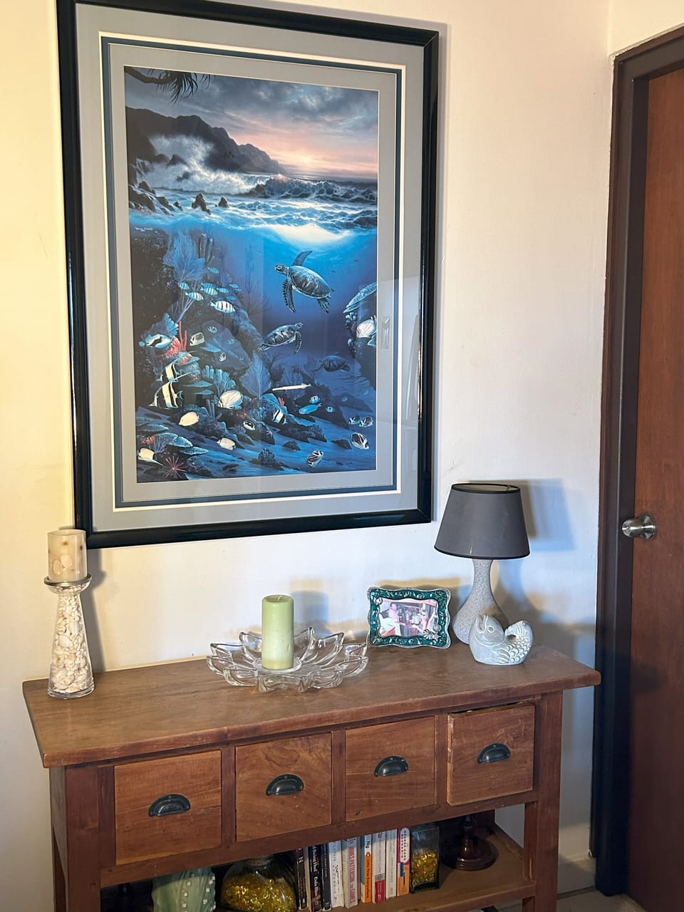 Home decor between bedrooms
