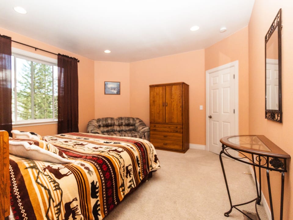 Lots of room and a view of the mountains and the forest.