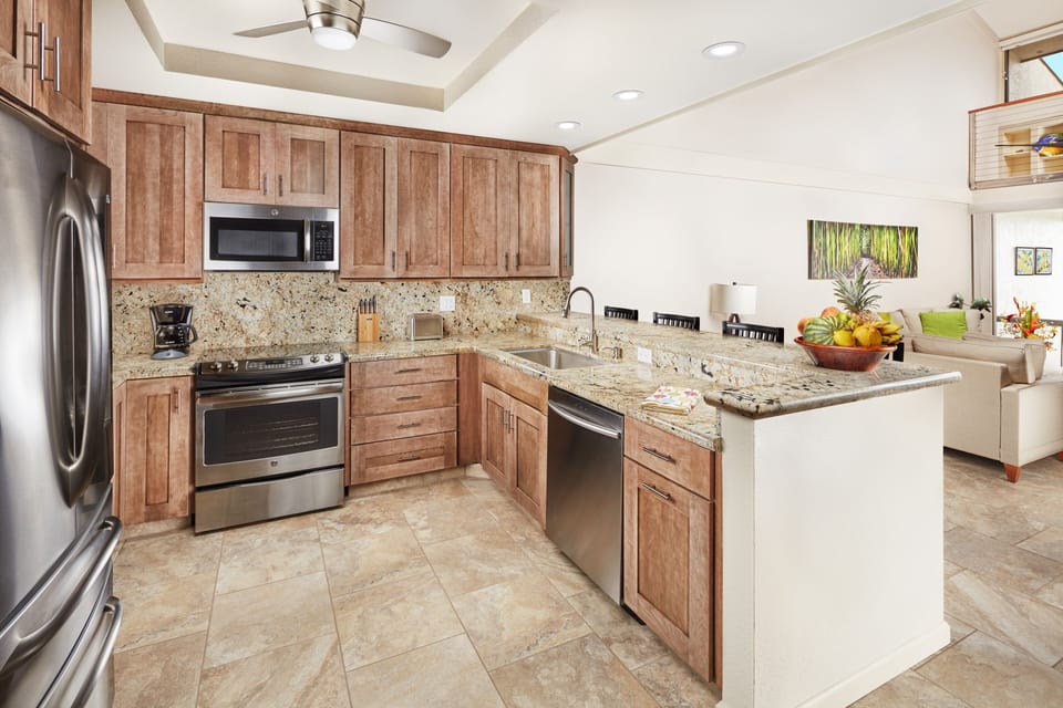 Full kitchen with all the amenities and cooking supplies you'll need!