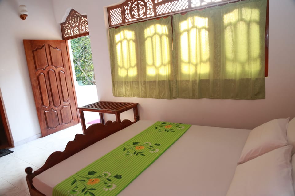 Deluxe Double or Twin Room | 1 bedroom, minibar, desk, iron/ironing board