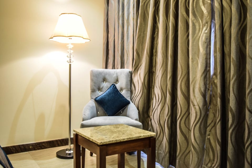 Deluxe Room | Premium bedding, minibar, in-room safe, desk