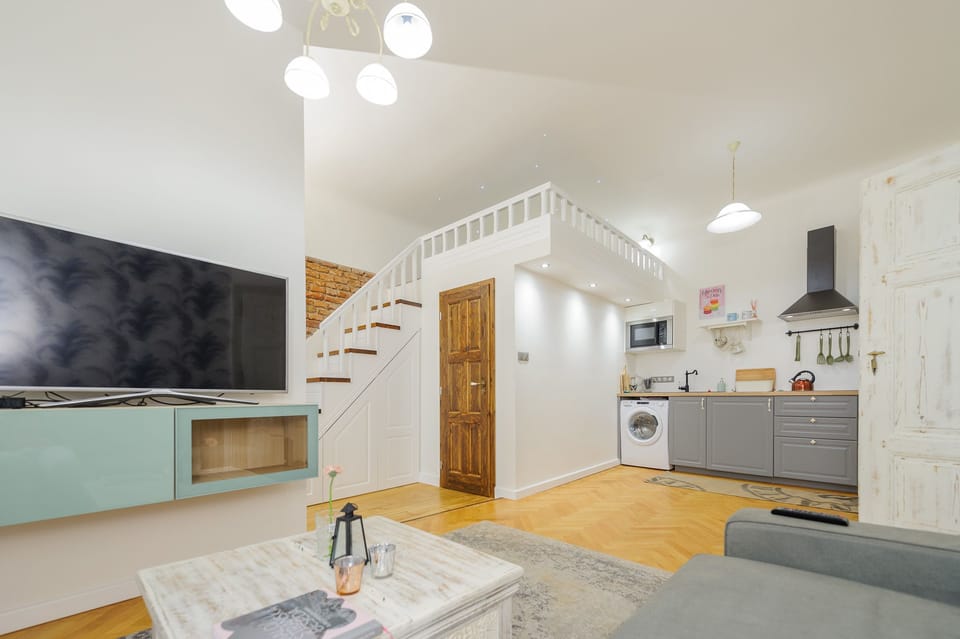 Superior Suite, 1 Bedroom, Kitchenette | Living area | Flat-screen TV, pay movies