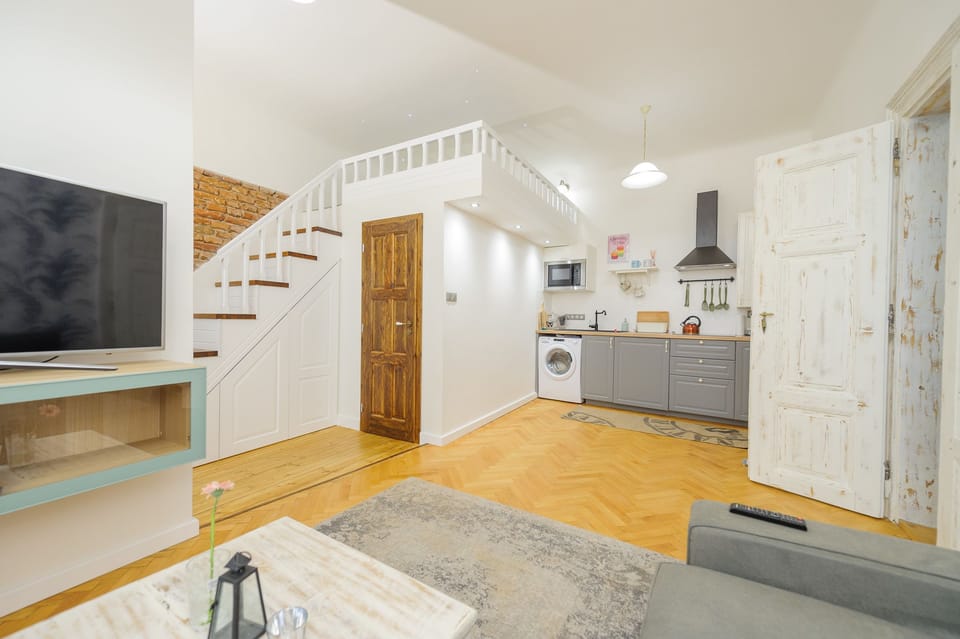 Superior Suite, 1 Bedroom, Kitchenette | Private kitchen | Fridge, microwave, stovetop, dishwasher
