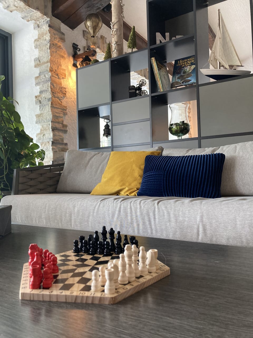 Lunch and dinner served, French cuisine