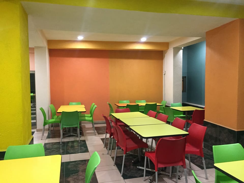 Breakfast, lunch and dinner served