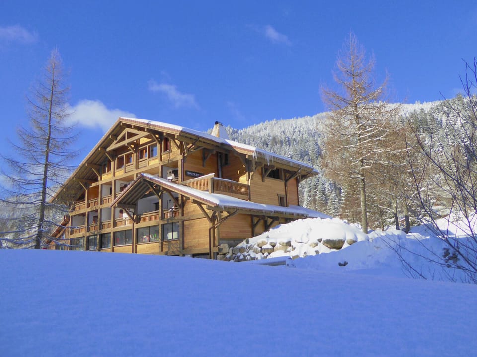 Façade réception appartement chalet location saison hiver activité sur place randonnées ski La Bresse-Hohneck