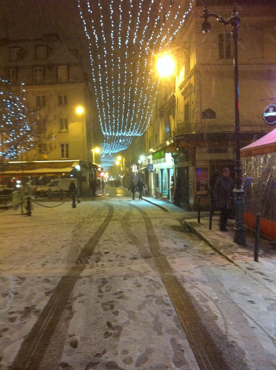 Rue Mouffetard in Winter