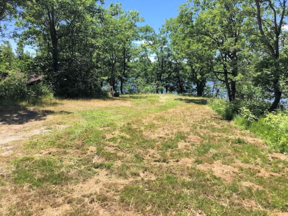 Parking for at least 4 or 5 cars