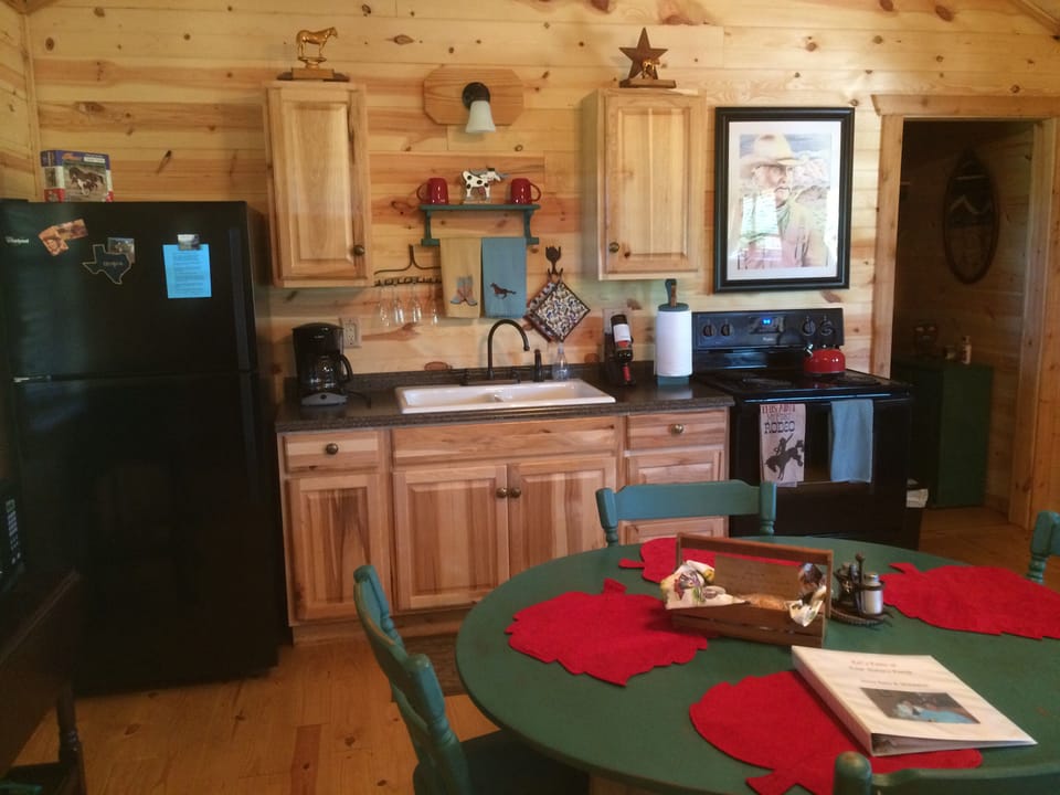 Full size kitchen.