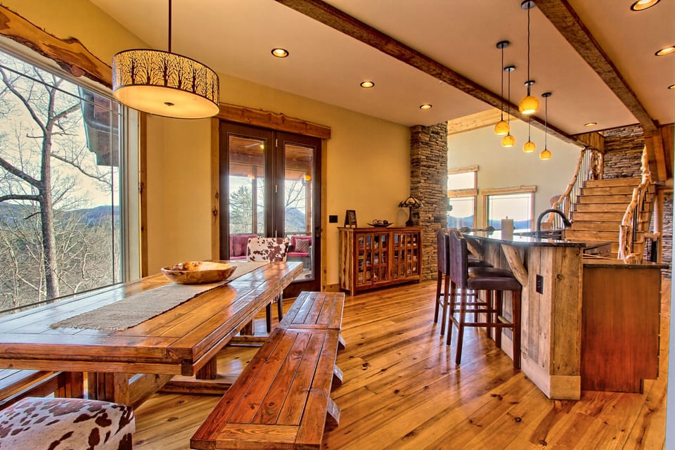 Plenty of seating at Kleinhaus, a 7ft farmhouse table and a breakfast bar. 