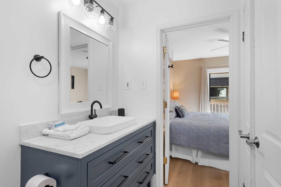 Bathroom off King Bedroom