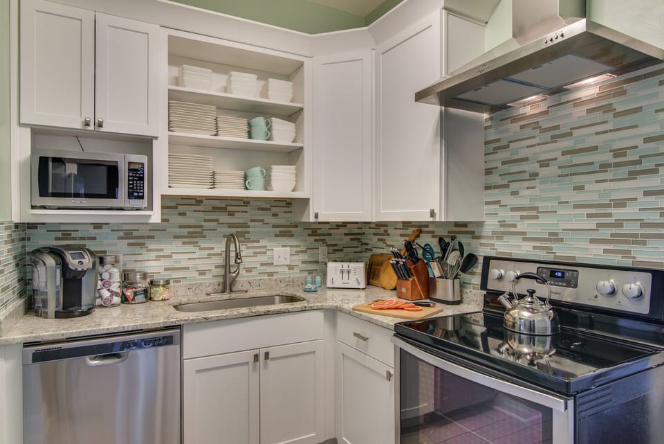 Ask us about stocking your kitchen before you arrive with all you need!