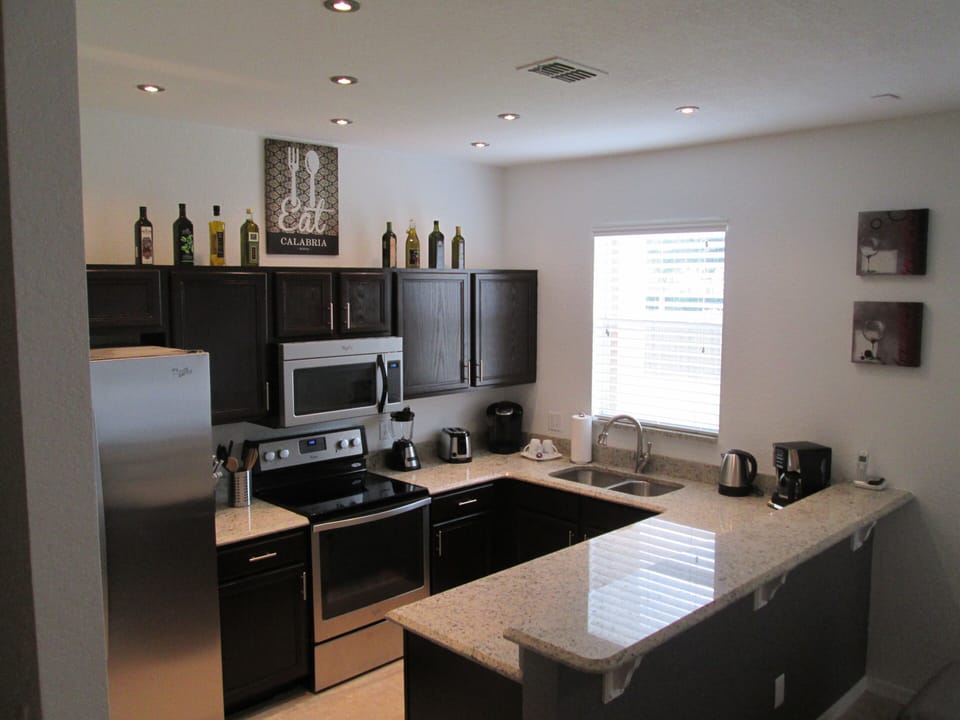 Full Kitchen