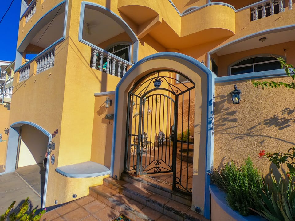 2 Car Garage Easy Entrance