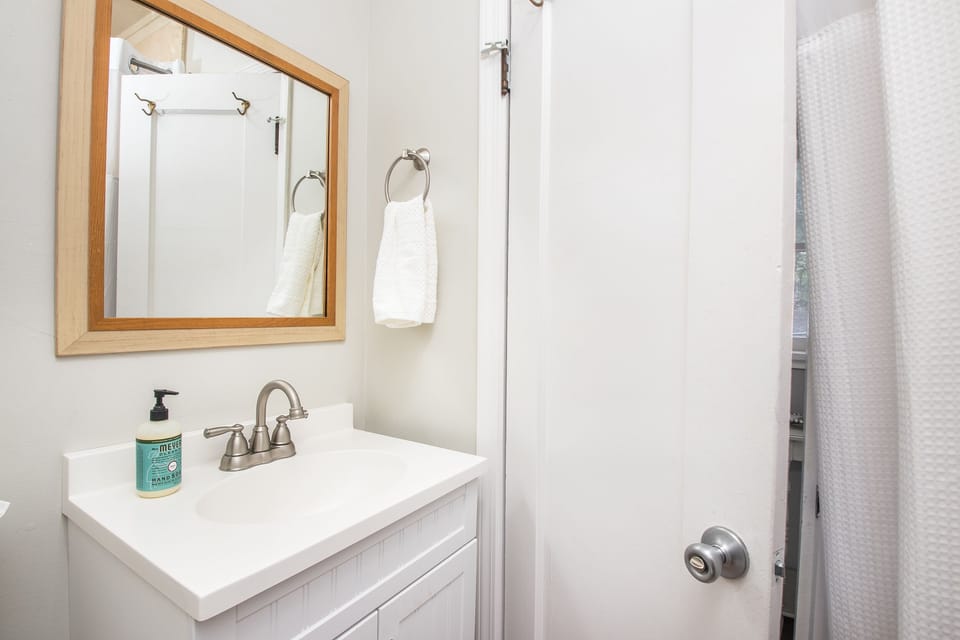 2nd bathroom