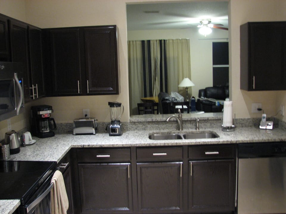 Full Kitchen
