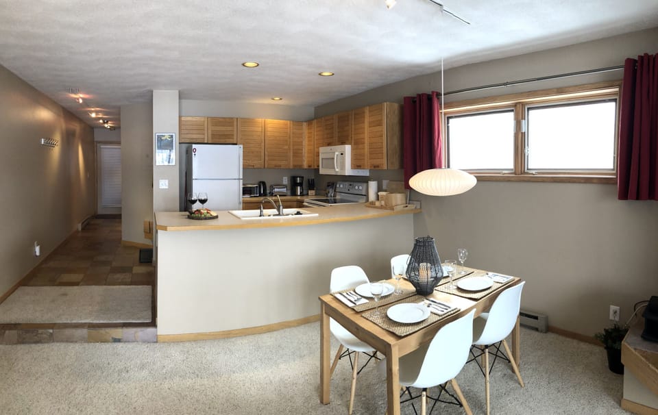 Enjoy your bright kitchen with everything you need to entertain 4+ guests.